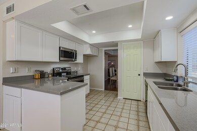 2705 W Gila Ln, Chandler, AZ 85224 - photo 7