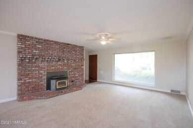 213 N 27th Ave, Yakima, WA 98902 - photo 4
