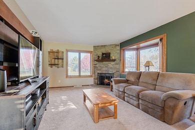 508 Karin Dr, North Prairie, WI 53153 - photo 4