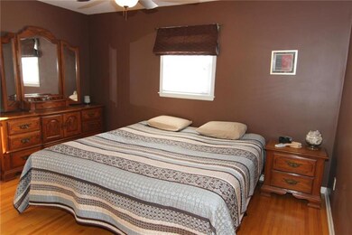 6816 Larsen Ln, Shawnee, KS 66203 - photo 4