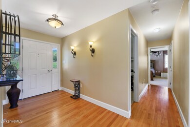 55 Foyer