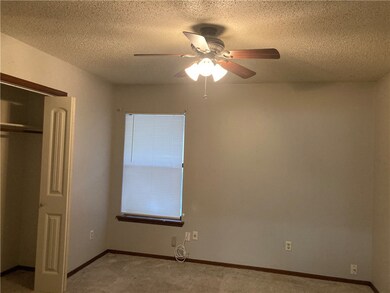 203 S Baggett St unit 4, Prairie Grove, AR 72753 - photo 6