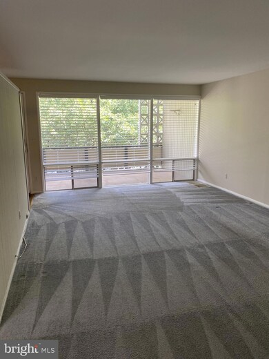 7527 Spring Lake Dr, Bethesda, MD 20817 - photo 5