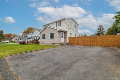 184 Dallas St, Lindenhurst, NY 11757 - photo 3