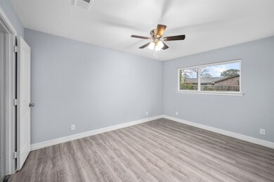 7501 Miley St, Houston, TX 77028 - photo 3