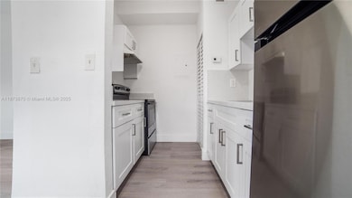 720 NW 4th Ave unit 4, Fort Lauderdale, FL 33311 - photo 2