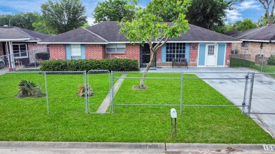 1507 Rainy River Dr, Houston, TX 77088 - photo 2