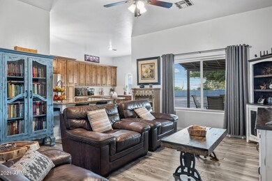 736 S Mountain View Rd (14 of 48)
