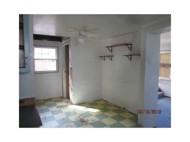 Entry/Foyer.