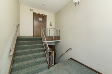 1611 Ashland Ave unit 302, Des Plaines, IL 60016 - photo 2