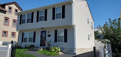 87 Knowles St, Pawtucket, RI 02860 - photo 2