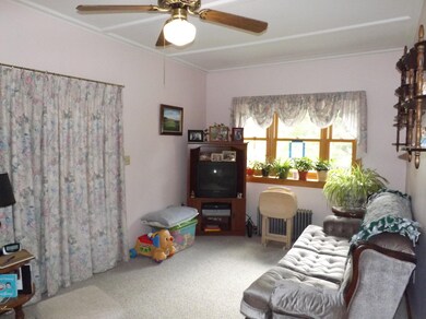 209 Veazie St, North Adams, MA 01247 - photo 4