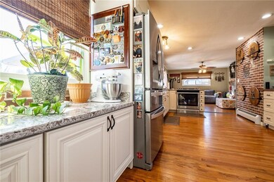 3455 Marilyn St, Columbus, IN 47203 - photo 6