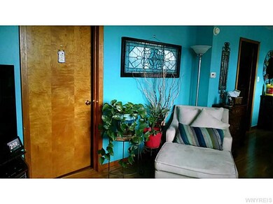 Living Room. Lower Unit - LR