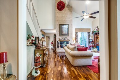 10102 Valley Forge Dr, Houston, TX 77042 - photo 4