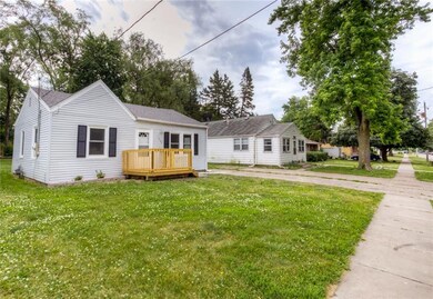 1635 Searle St, Des Moines, IA 50317 - photo 2