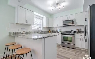 Full kitchen