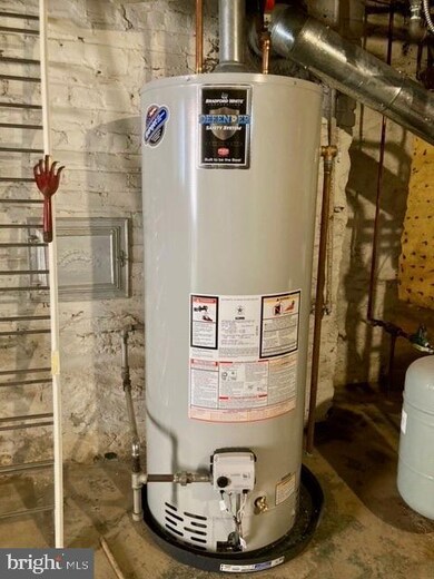 403 Bretton Place, Baltimore, MD 21218 - photo 6