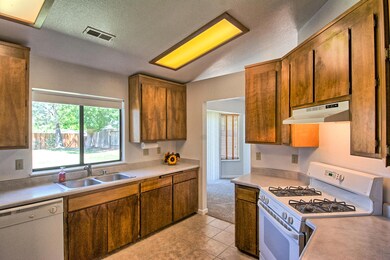 1060 Nighthawk Ln, Redding, CA 96003 - photo 2