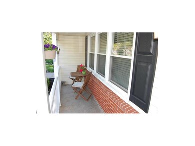 Adorable front porch!