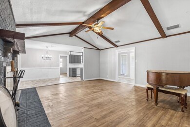 2604 Royal Ln, Granbury, TX 76049 - photo 7