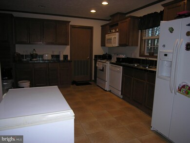 1284 Lamplight Rd, Inwood, WV 25428 - photo 6