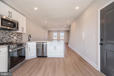 4090 Conshohocken Ave unit A8, Philadelphia, PA 19131 - photo 2