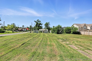 507 S Maryland Ave, Claremore, OK 74017 - photo 5
