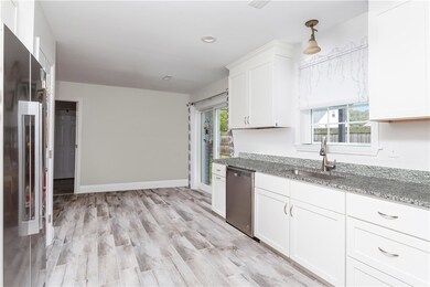 55 Belt St, Warwick, RI 02889 - photo 5