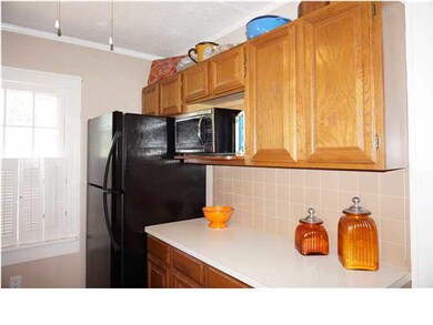 This Well Designed Kitchen has an abundance of Cab