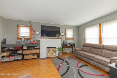 45 Holmes Ct, Albany, NY 12209 - photo 7