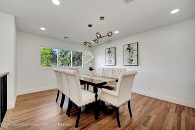 09-Dining Room