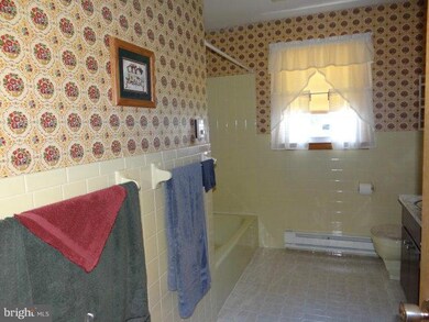 2917 Adams Dr, Chambersburg, PA 17201 - photo 7