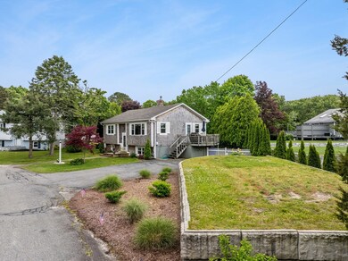 8 Stackpole Cir, Buzzards Bay, MA 02532 - photo 2