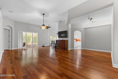 9. 1377CoconutPalmCir-5