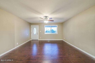 4. LIVING ROOM