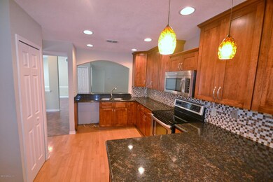 8045 Dickie Dr, Jacksonville, FL 32216 - photo 3