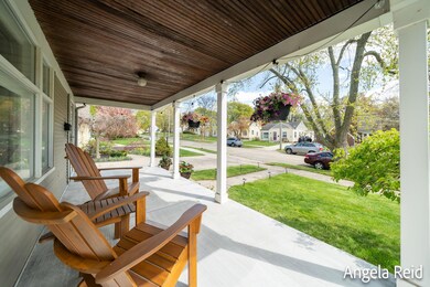5-web-or-mls-1453-johnston-st-se