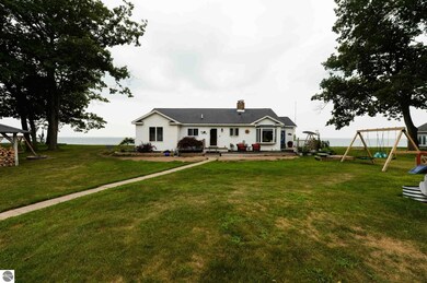 1527 Douglas Dr, Tawas City, MI 48763 - photo 4