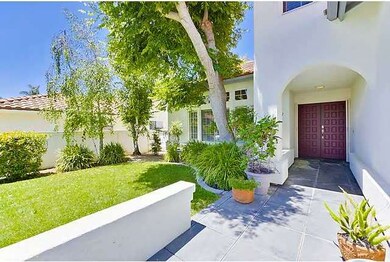 PRISTINE ENTRY WITH DOUBLE DOORS AND VANISHING SCR
