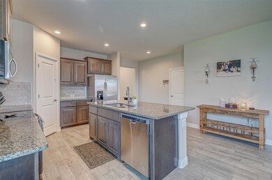 305 Smart Strike Ct, Granbury, TX 76049 - photo 6