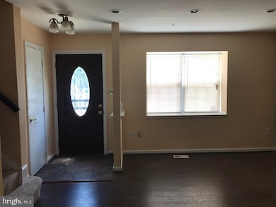 1311 Upcot Ct, Capitol Heights, MD 20743 - photo 3