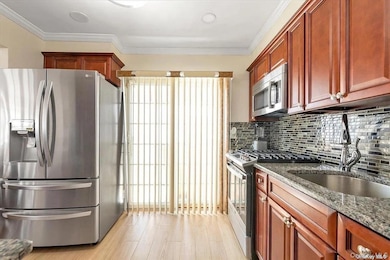 59 W Fenimore St, Valley Stream, NY 11580 - photo 3