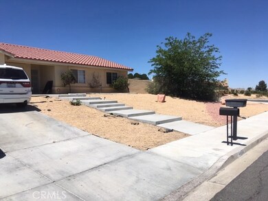 14454 Holly Dr, Victorville, CA 92395 - photo 3