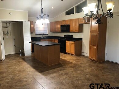 617 Beechwood Dr, Tyler, TX 75701 - photo 5