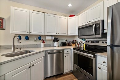 53 Warren St unit 105, Newburyport, MA 01950 - photo 4