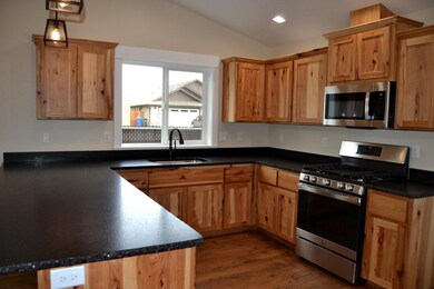 2928 Naples Dr, Grants Pass, OR 97527 - photo 5