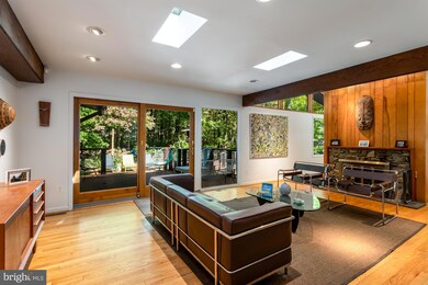 2413 Silver Fox Ln, Reston, VA 20191 - photo 3