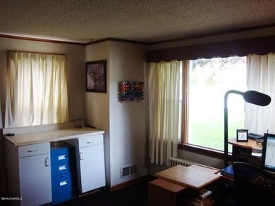 Bedroom/office