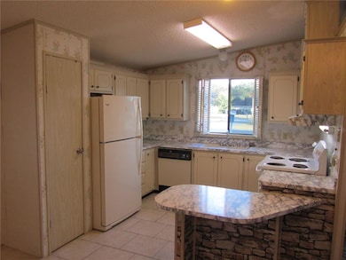 8286 County Road 109b, Lady Lake, FL 32159 - photo 6